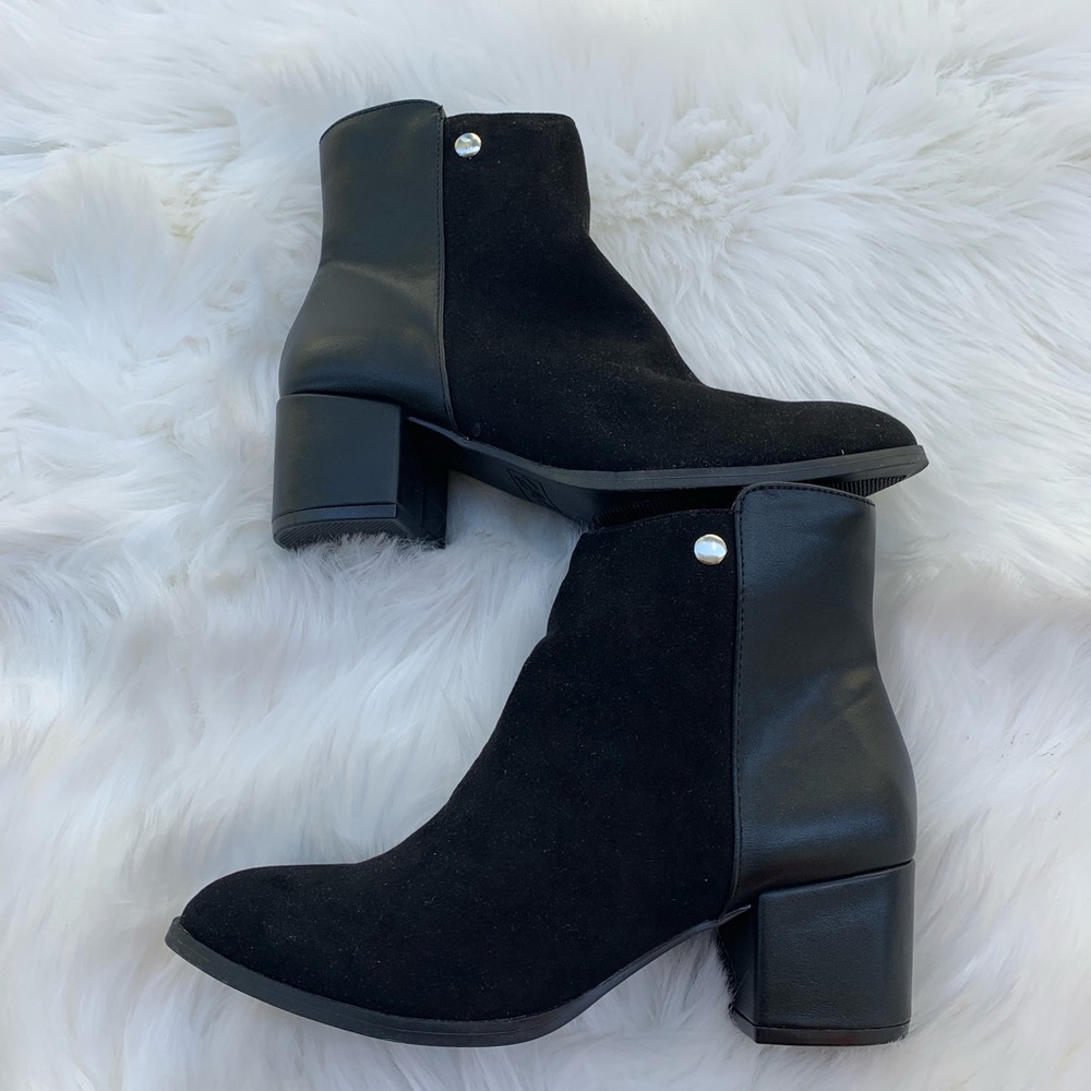 Jaclyn Smith boots size 6